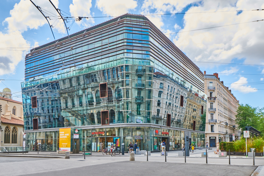 immeuble de bureau et commerce centre-ville - AEW - Immeuble Place des Cordeliers - Lyon